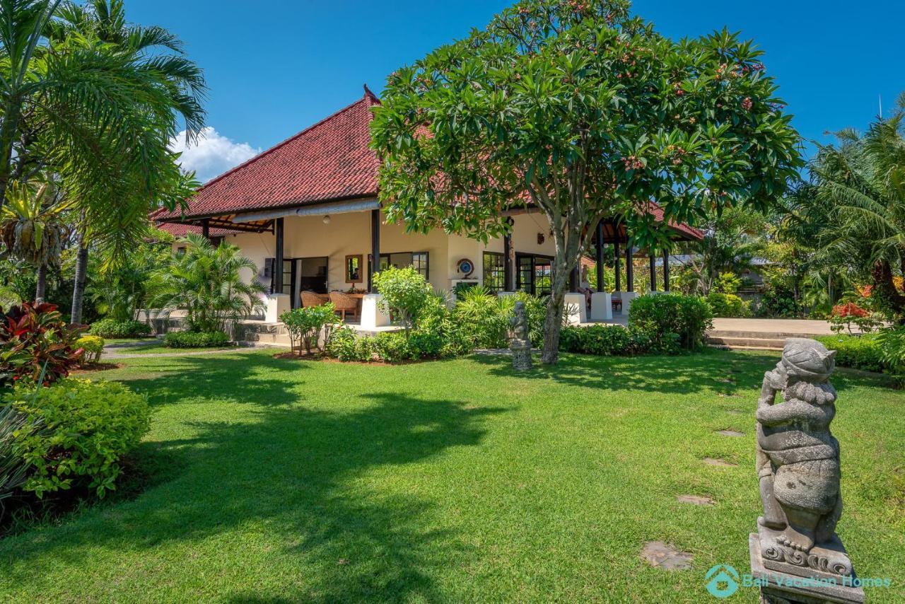 Villa Namaste - Beachfront At Lovina 10P, Pool, Bbq Banjar  Buitenkant foto