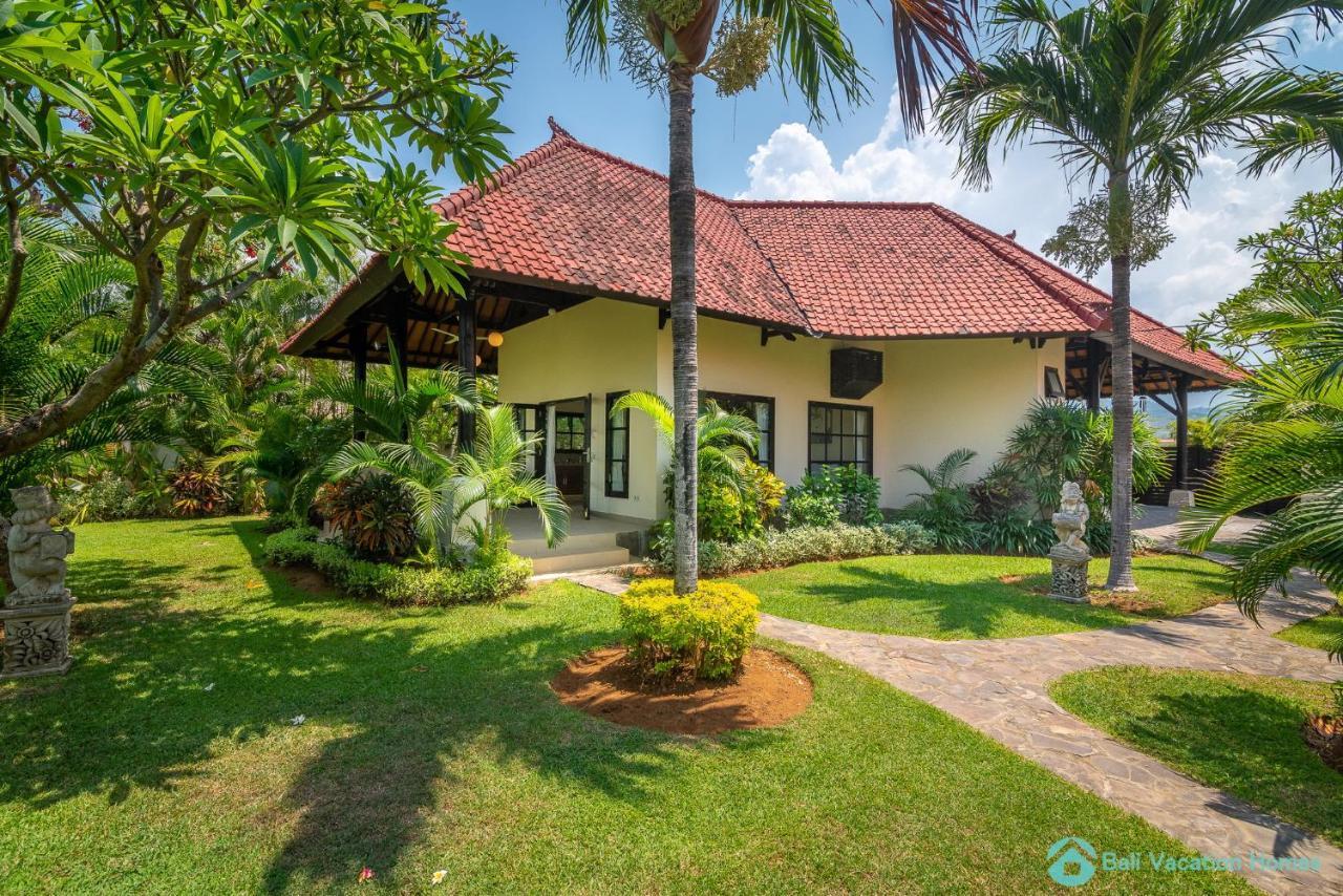 Villa Namaste - Beachfront At Lovina 10P, Pool, Bbq Banjar  Buitenkant foto