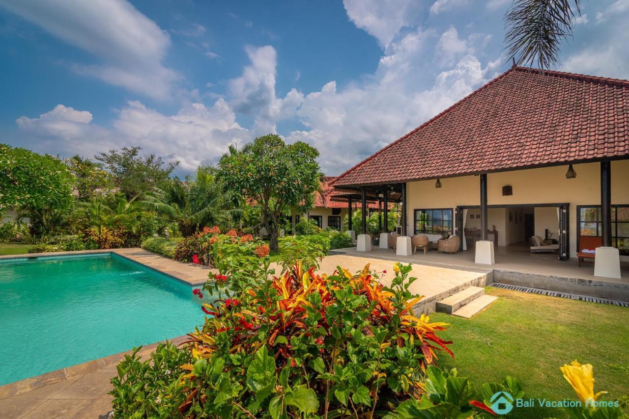 Villa Namaste - Beachfront At Lovina 10P, Pool, Bbq Banjar  Buitenkant foto