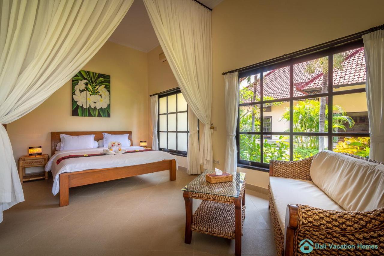 Villa Namaste - Beachfront At Lovina 10P, Pool, Bbq Banjar  Buitenkant foto